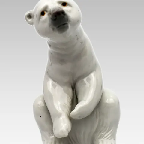 Lladro Polar Bear