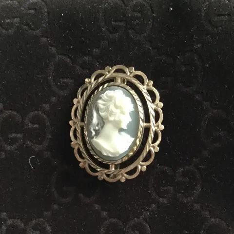 Vintage Ernest Jones 9ct Gold Cameo Brooch And Earrings Set