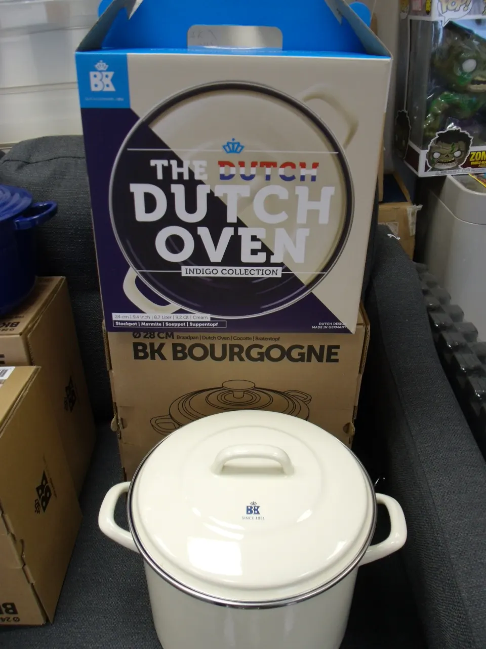 10pcs Enamel and Cobalt Cream colour Dutch Oven BKK stockpot - premium brand rrp £89.99.