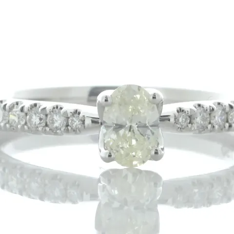 18ct White Gold Oval Cut Diamond Ring (0.60) 0.70 Carats