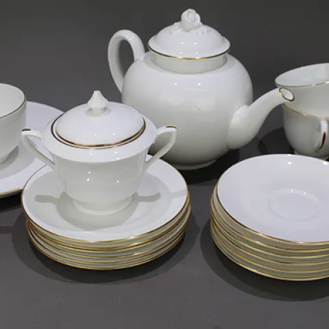 Royal Worcester Strathmore 6 Place Tea Service