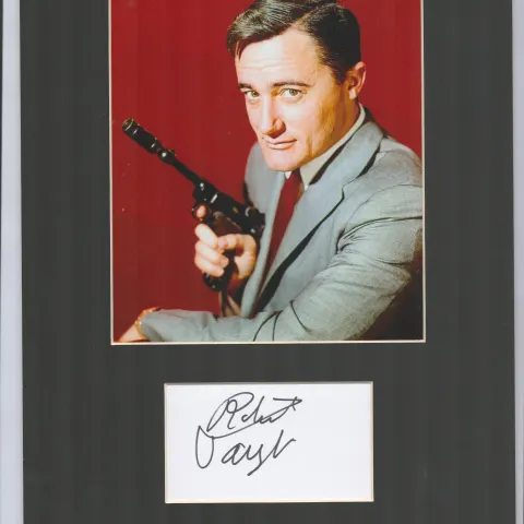 Hollywood Legend Robert Vaughan Signed Photo Mounted Montage.