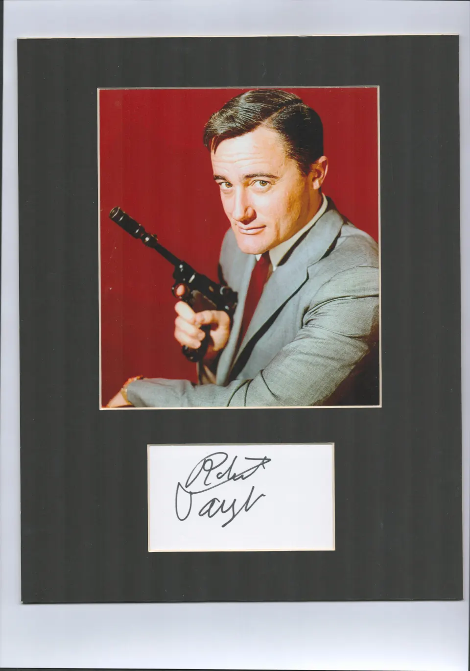 Hollywood Legend Robert Vaughan Signed Photo Mounted Montage.