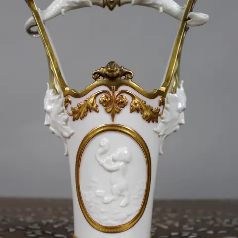 Royal Worcester Exhibition Vase – Retailed by A.B. Daniell & Son, 1884