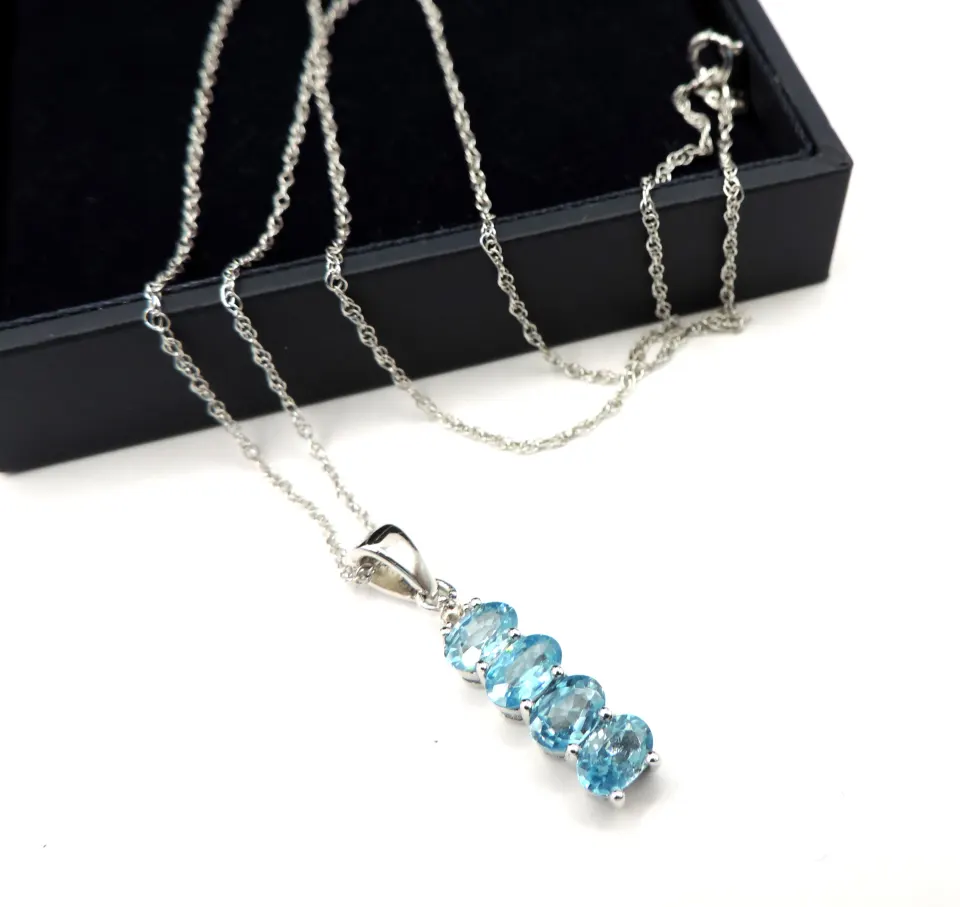  Sterling Silver 2 Carat Topaz Necklace New With Gift Pouch