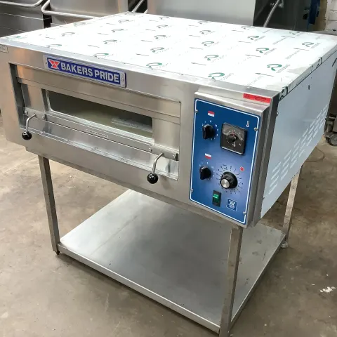 Brand New Bakers Pride Large Pizza Oven