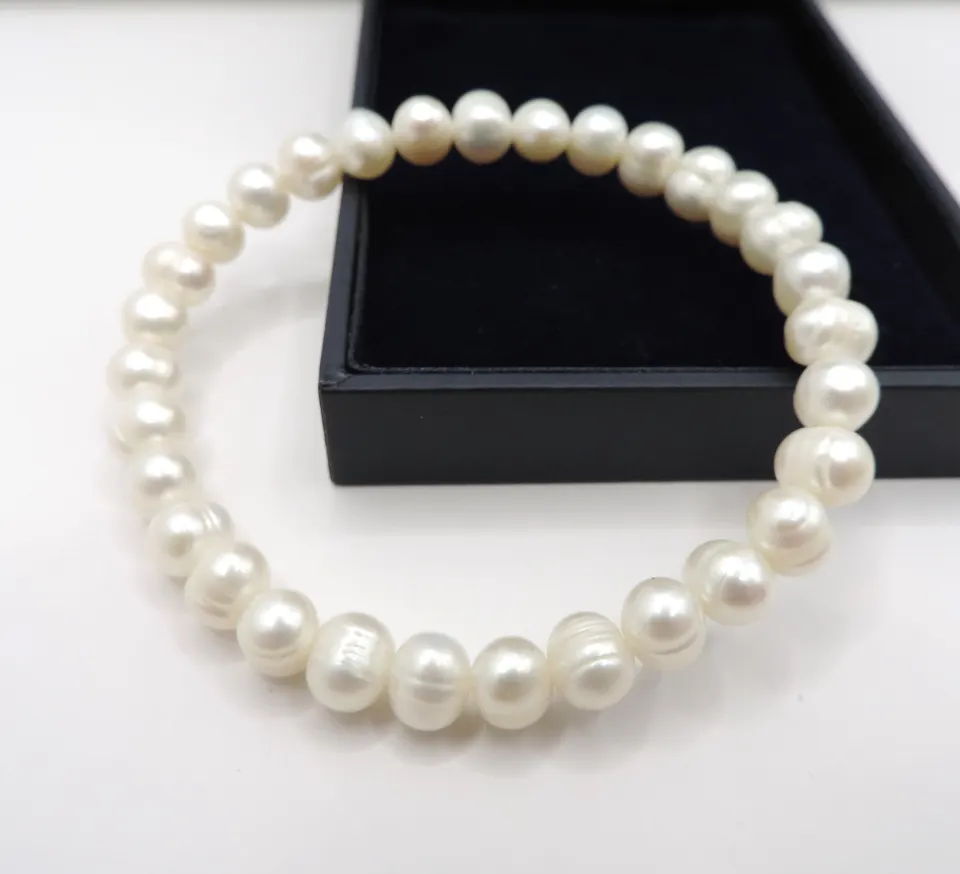 Cultured Pearl Bracelet New With Gift Pouch