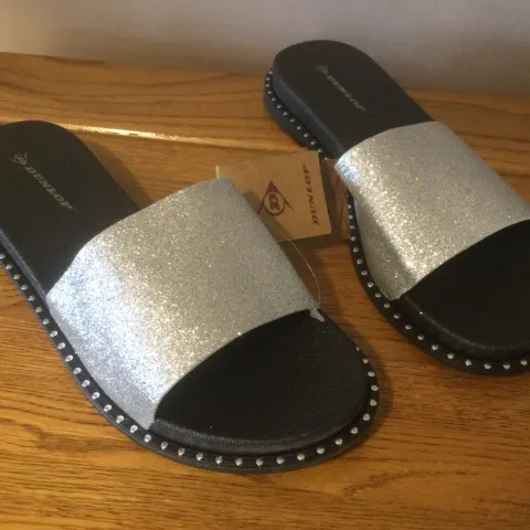Dunlop “Ava” Ladies Sandals, Size 7, Silver - New RRP £25.00