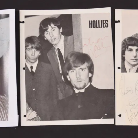 THE HOLLIES & THE TROGGS Original signature presentation