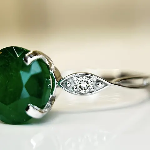 Beautiful 2.74 CT Natural Emerald Ring With Natural Diamonds & Platinum 950
