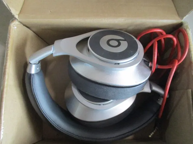 Beats by Dre headfones boxed as pictured -