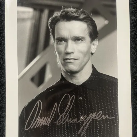 Arnold Swartzenegger Signed