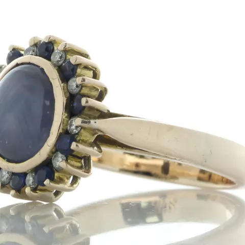 18ct Yellow Gold Oval Cluster Diamond And Sapphire Ring (S4.00) 0.10 Carats
