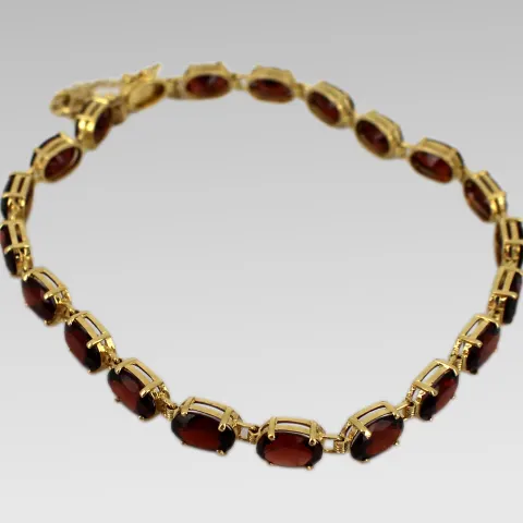 Elegant Vintage Garnet 14ct Gold Bracelet