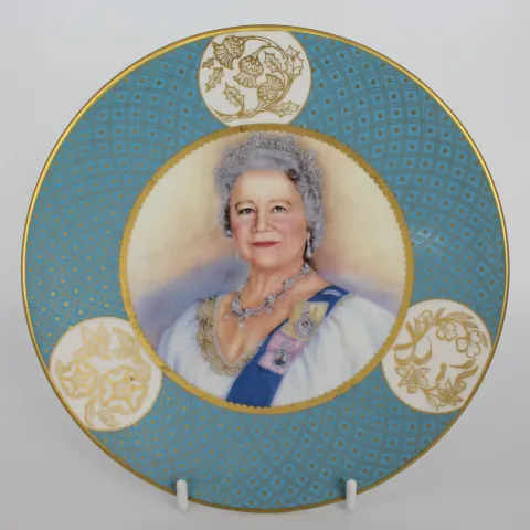 Royal Worcester The Queen Mother Cabinet Plate