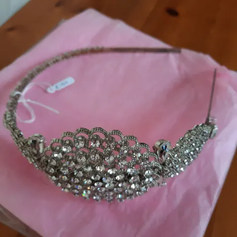 Headpiece RRP £150
