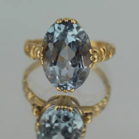 Vintage Aquamarine and 18 Carat Gold Ring, London, 1988