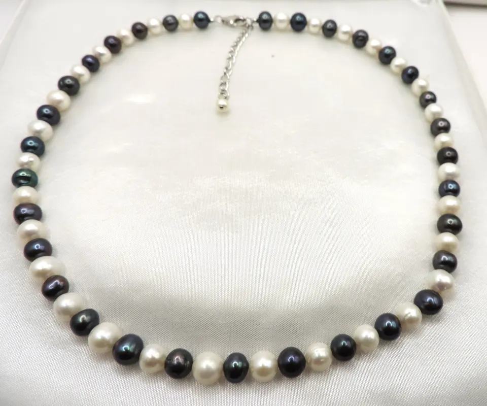 Cultured Pearl Necklace Silver Clasp New With Gift Pouch