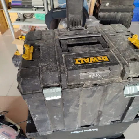 T STACK Base unit with wheels