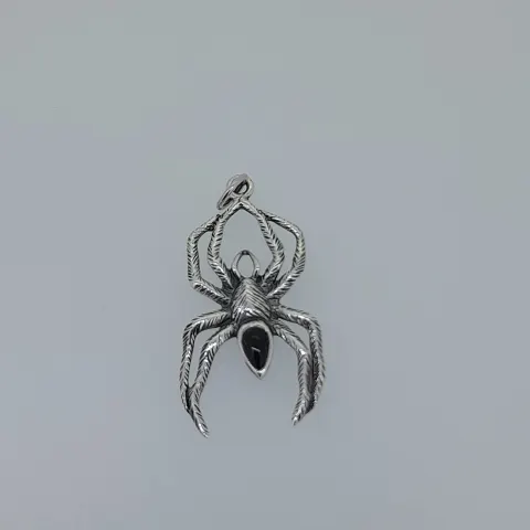 Silver set with onyx spider pendant
