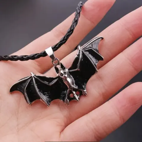 New! Vintage Style Gothic Bat Shaped Pendant With Chain