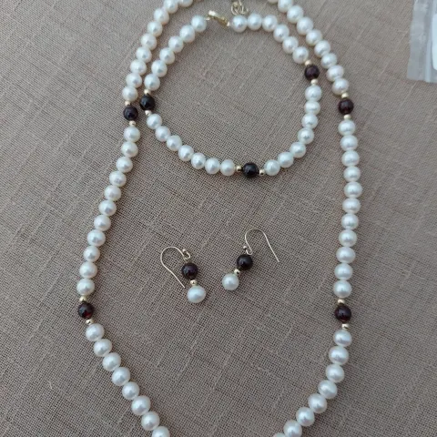 Pearl costume jewellery set, earrings, necklace and bracelet RRP £55.99