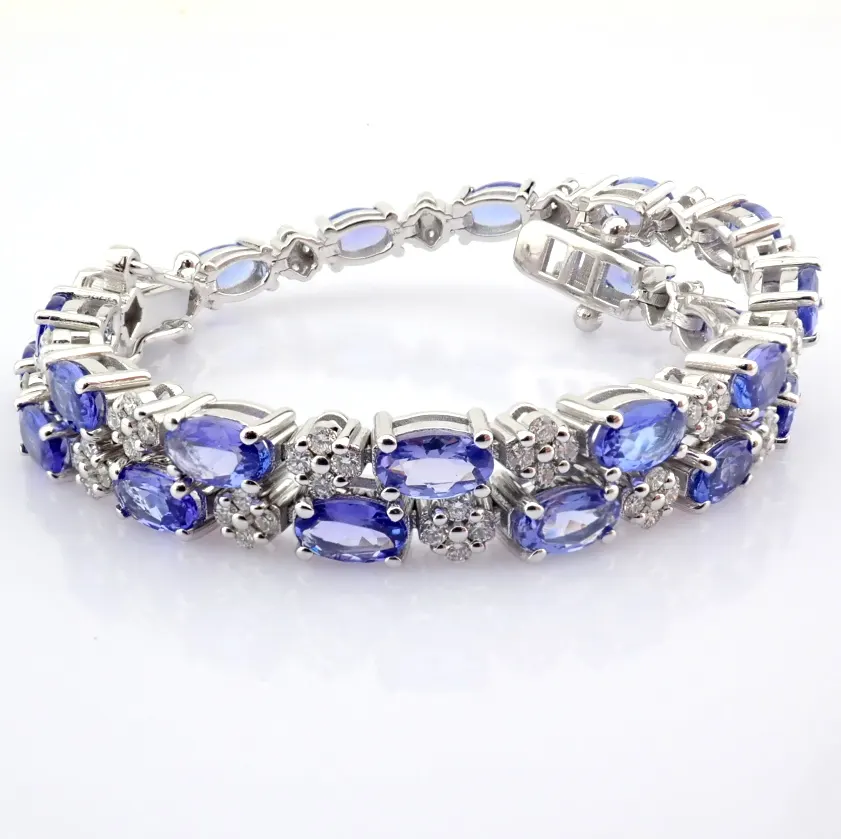 14K White Gold Bracelet Detailed With Brilliant Diamonds and Tanzanite