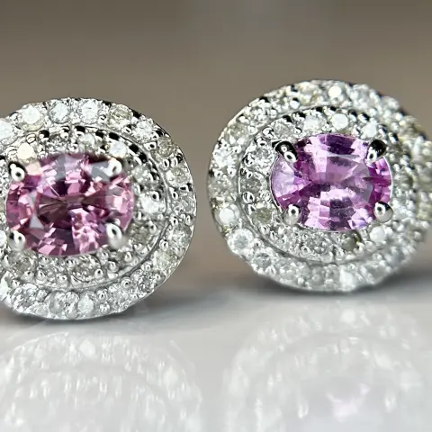 Beautiful 0.75 CT Unheated Ceylon Pink Sapphire With Natural Diamonds & 18k Gold