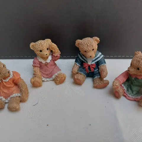4 x bears as per pictures