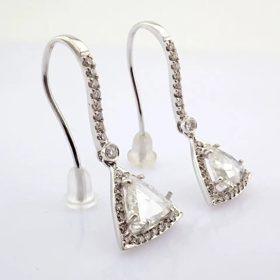 18K White Gold Earrings Detailed With Fancy Cut Diamond In The Centre and Brilliant Diamonds On Fram