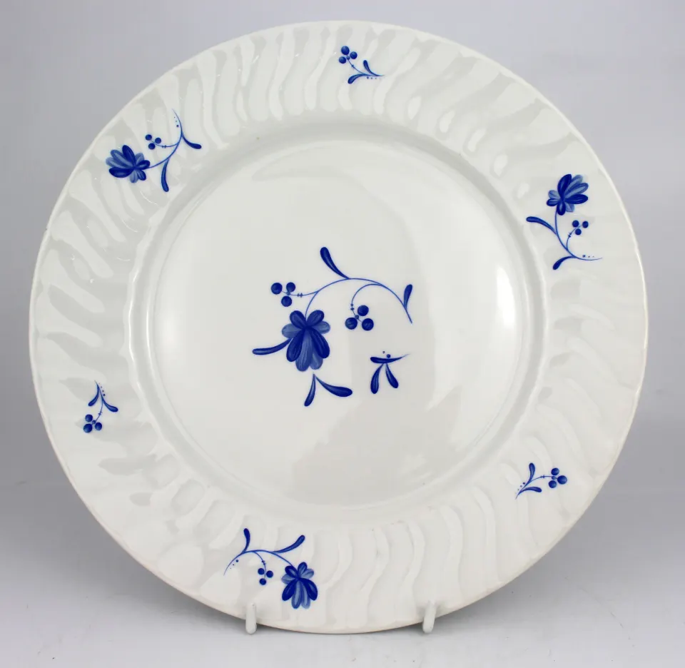 Set of 6 Royal Worcester Blue Bow Dinner Plates