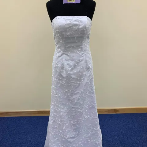 Prom dress Andy Anand. B9007 Size 8 White lace