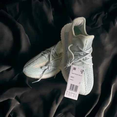 Yezee Boost 350 V2 (ex display not boxed)