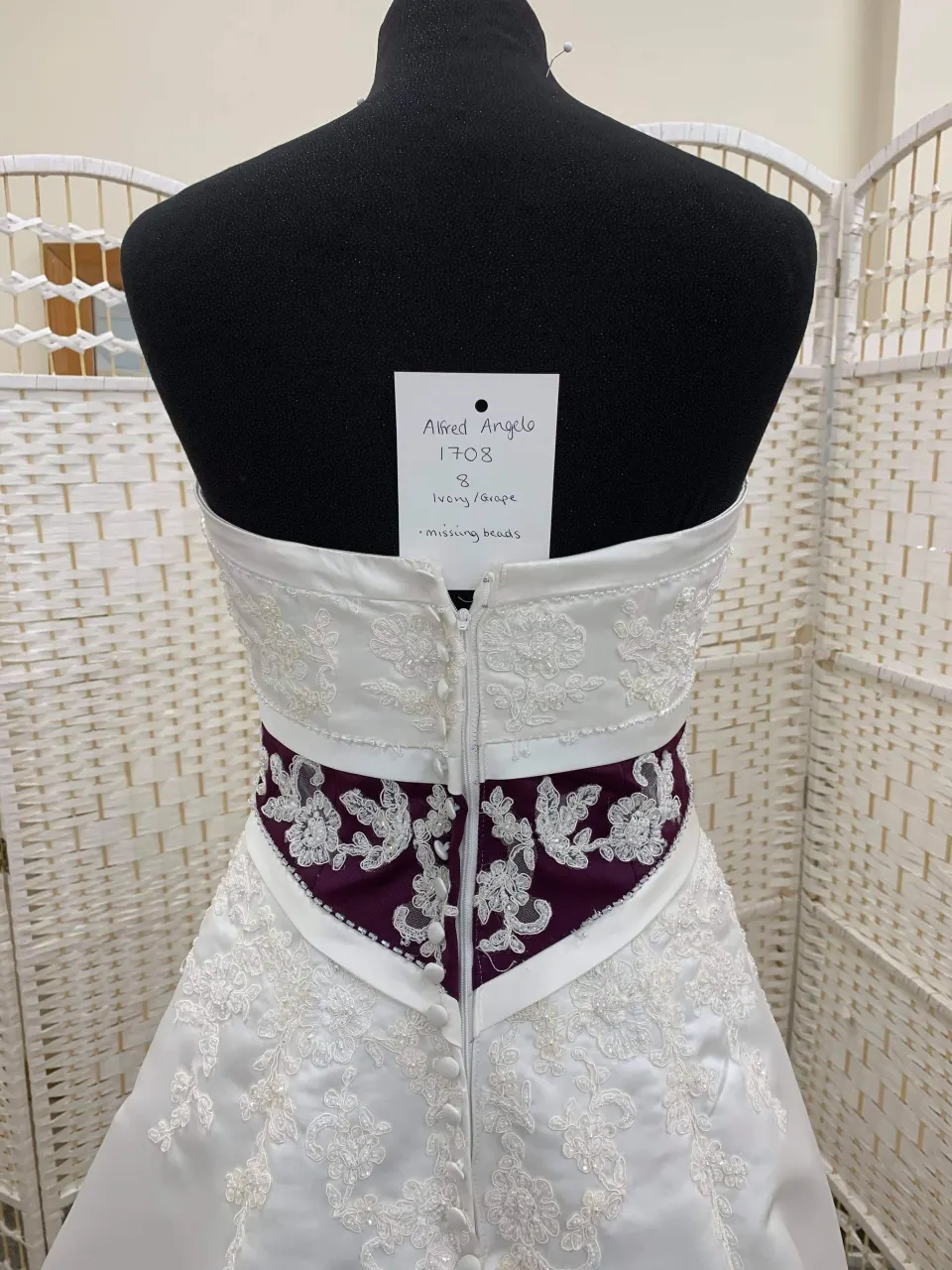 Style 1708 Alfred Angelo wedding dress size 8 ivory and eggplant