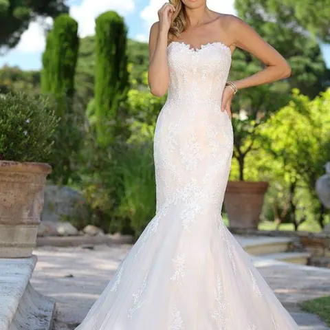 Ladybird Bridals Salmon Wedding dress size 8