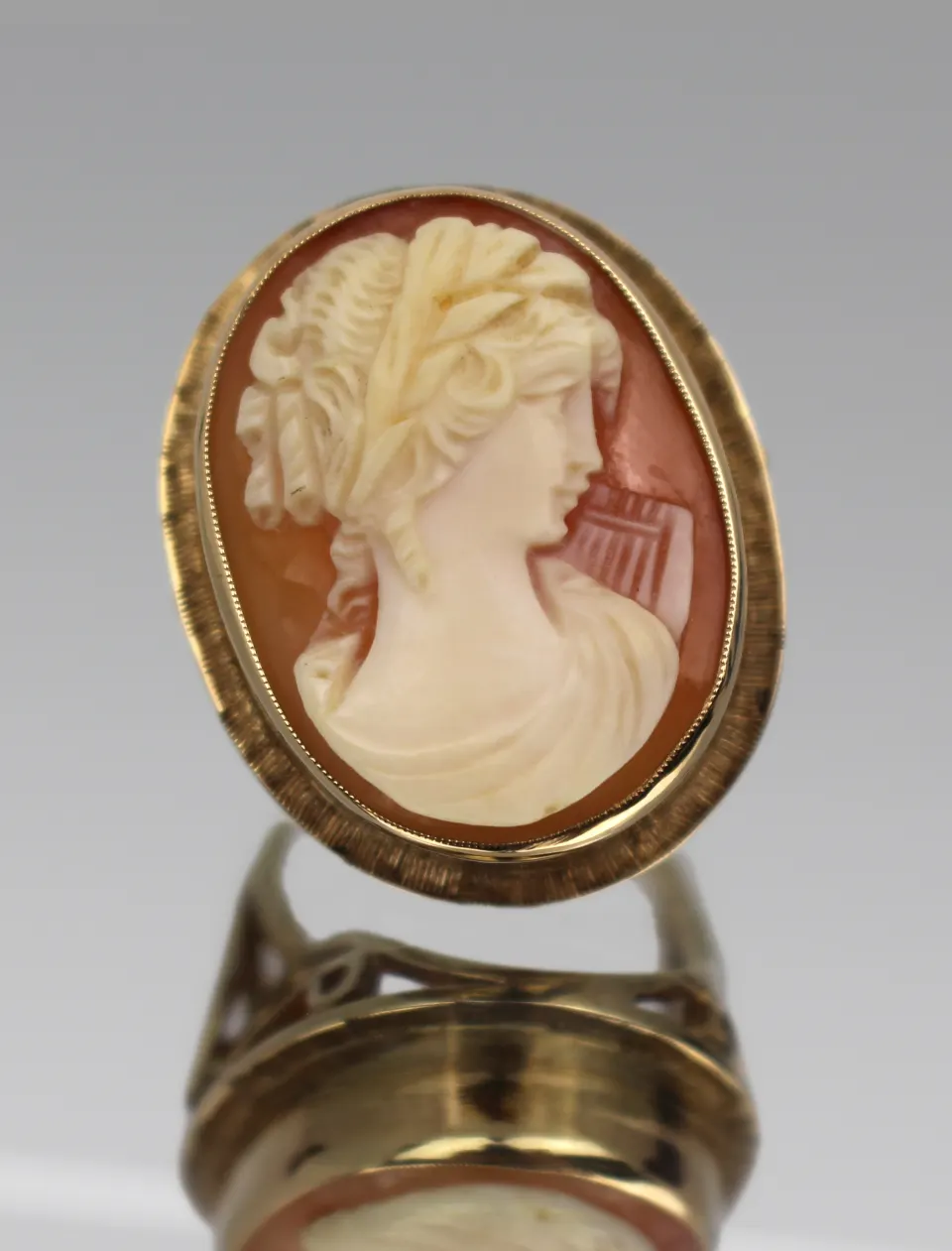 Vintage 9ct Gold Cameo Ring