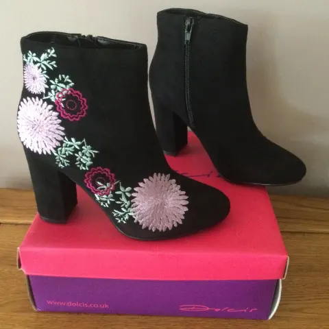 Dolcis “Felicity” Heeled Ankle Boots, Size 7, Black - NEW RRP £59.00