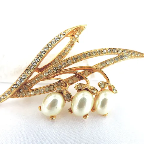 Vintage Crystal & Faux Pearl Brooch