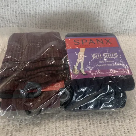 Brand New Spanx Sweater Knee high Socks pack of 4, navy and burgundy