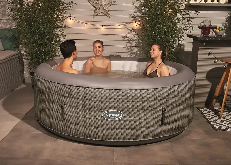 (87/Mez) RRP £480. Clever Spa Florence 6 Person Round Hot Tub. Space Saving Integrated Pump & Heati