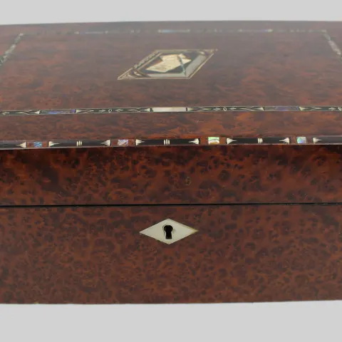 Antique Regency Writing Slope – Amboyna Veneer with Inlay (c.1820–1835)