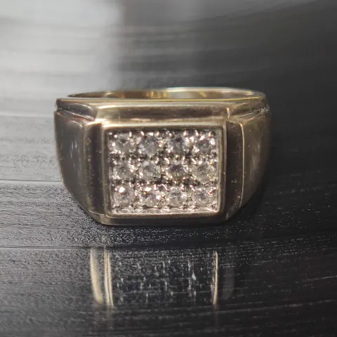 A Gents 9ct Gold and Diamond Ring. 8.28 grams. Size U To U.5. In Excellent Polished Condition.