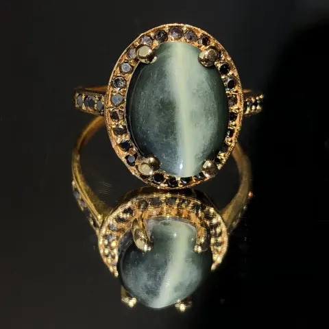 Beautiful Natural 3.05ct Cat’s Eye Ring With Natural Black Diamonds And 18k Gold
