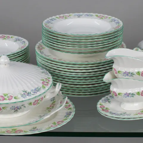 Royal Worcester English Garden 12 Place Dinner Service