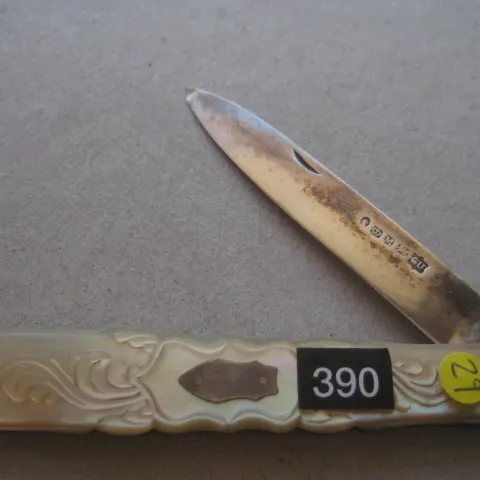 Victorian Mother of Pearl Hafted Silver Bladed Folding Fruit Knife