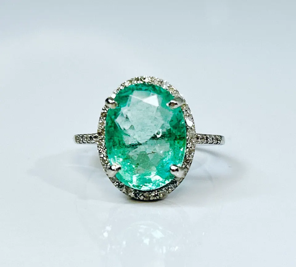 Beautiful 4.15CT  Natural Untreated  Columbian Emerald Ring, Diamonds & 18k Gold