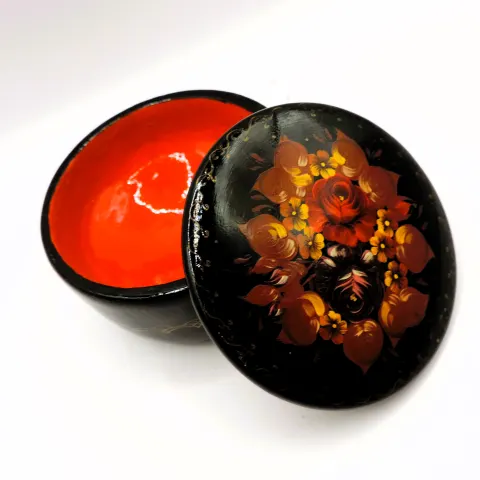 Vintage Russian Hand Painted Lacquer Box Artist Signed