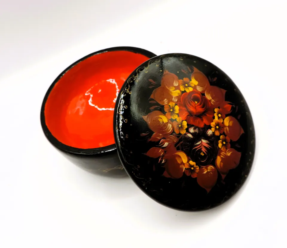 Vintage Russian Hand Painted Lacquer Box Artist Signed