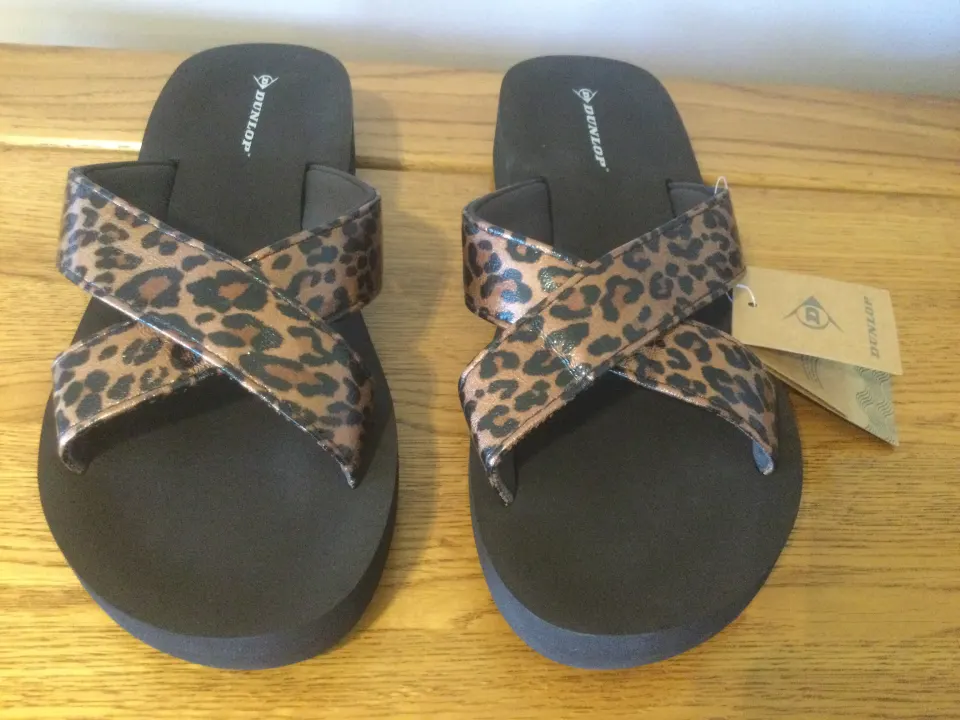 Dunlop “Leo” Ladies, Low Wedge , Flip Flop Sandals, Size 4, Chocolate Leopard - Brand New