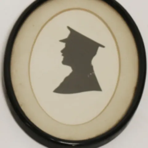 Frame Silhouette Portrait of A Military Officer 19 x13 cm
